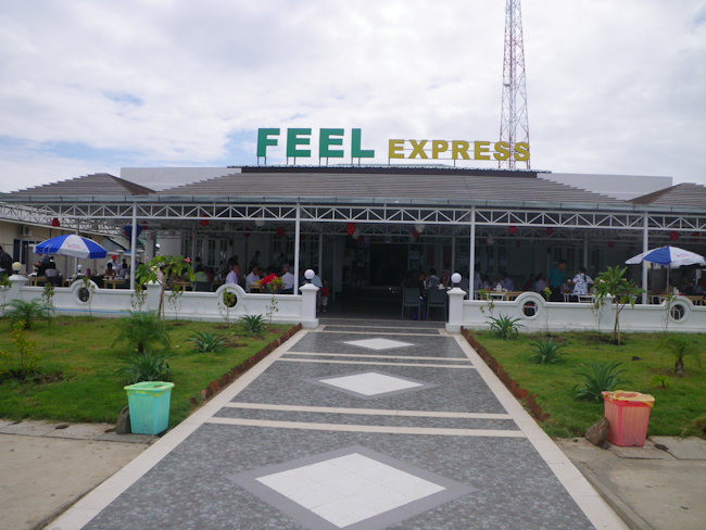Feel Express Bus Stop, Where the Mandalar Minn Bus Stops